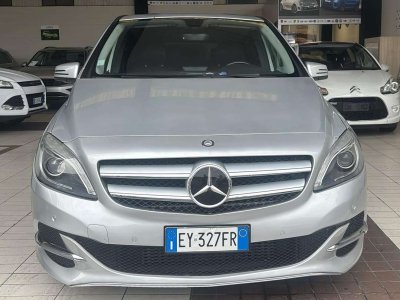 Mercedes-Benz B 200