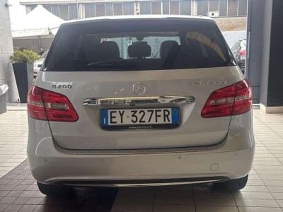 Mercedes-Benz B 200