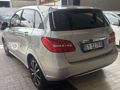Mercedes-Benz B 200